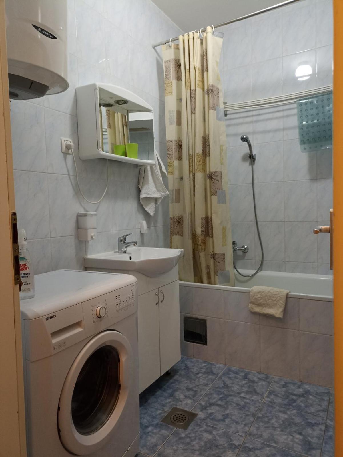 Apartments Tepic บันยาลูกา ภายนอก รูปภาพ
